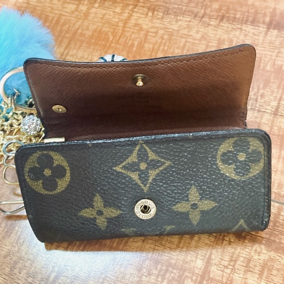 Louis Vuitton Multicles 4 Key Holder “Blue Bayou” - Picture 6 of 14